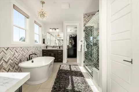 Bath - 3285 Sofia Dr, Lincoln, CA 95648 photo 3 of 8