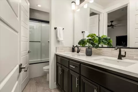 Bath - 3285 Sofia Dr, Lincoln, CA 95648 photo 7 of 8