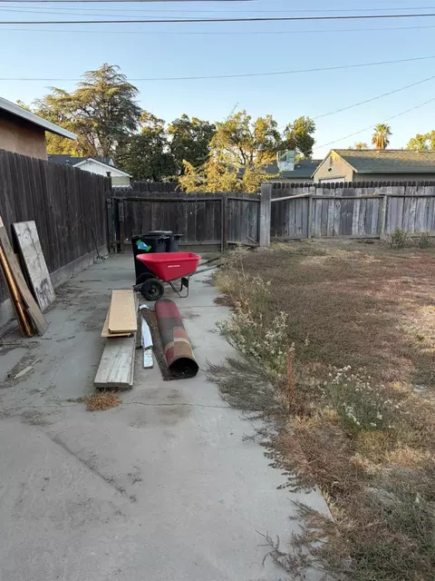 Exterior - 2105 Glendale Ave, Modesto, CA 95354 photo 10 of 10