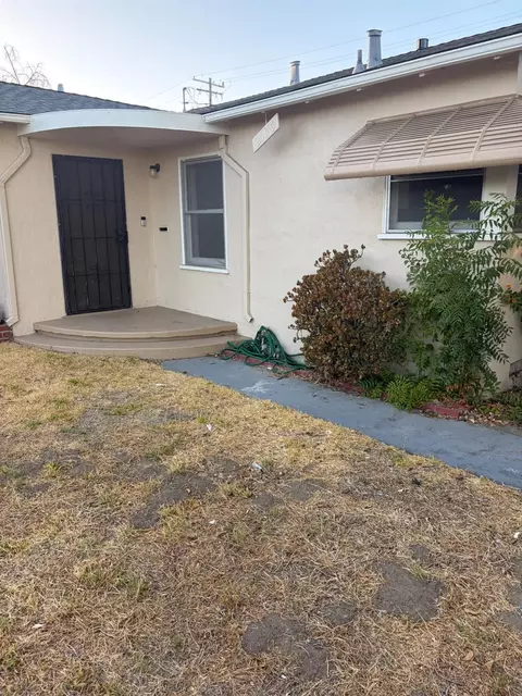 Exterior - 2105 Glendale Ave, Modesto, CA 95354 photo 3 of 10