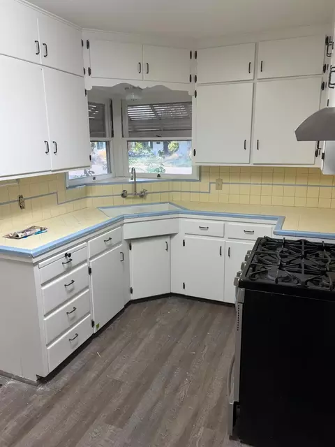 Kitchen - 2105 Glendale Ave, Modesto, CA 95354 photo 3 of 3