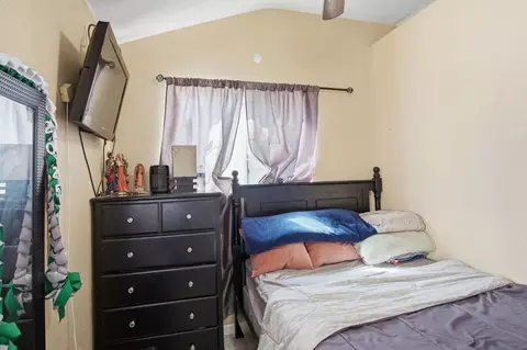 Bedroom - 2320 Encina Ave, Modesto, CA 95354 photo 4 of 5