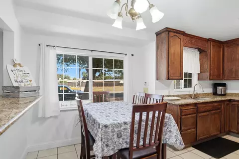 Dining - 2320 Encina Ave, Modesto, CA 95354 photo 1 of 1