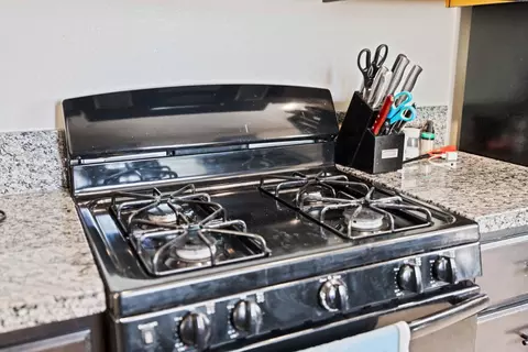 Kitchen - 4039 Cinnabar Ave, Merced, CA 95348 photo 2 of 2