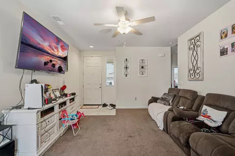 Entry Way - 4039 Cinnabar Ave, Merced, CA 95348 photo 1 of 3