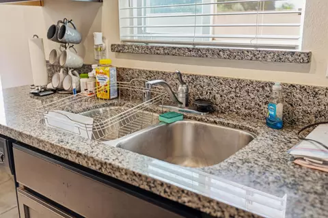 Kitchen - 4039 Cinnabar Ave, Merced, CA 95348 photo 1 of 2