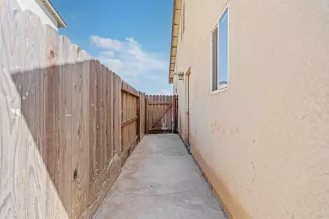 Entry Way - 4039 Cinnabar Ave, Merced, CA 95348 photo 3 of 3