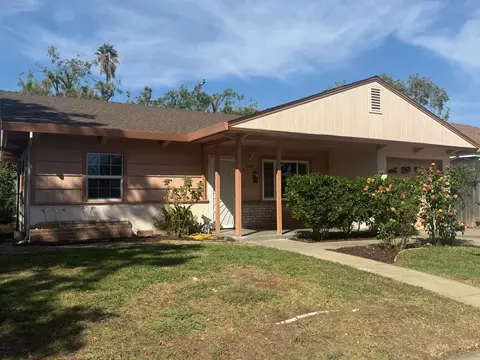 5420 70th St, Sacramento, CA 95820