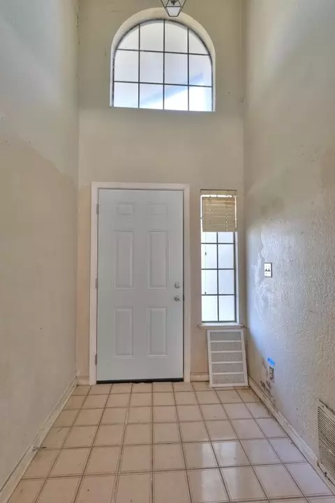 Entry Way - 2420 Walnut Grove Way, Modesto, CA 95355 photo 1 of 7