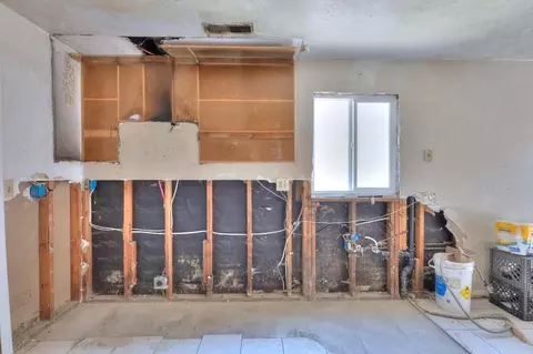 Kitchen - 2420 Walnut Grove Way, Modesto, CA 95355 photo 2 of 2