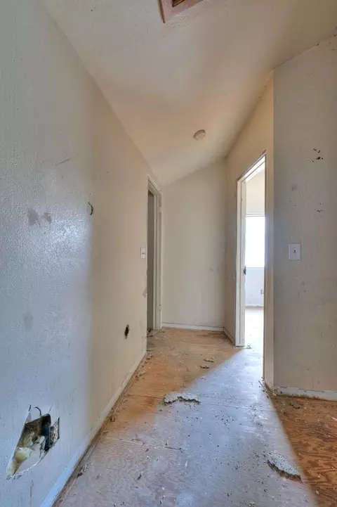 Entry Way - 2420 Walnut Grove Way, Modesto, CA 95355 photo 6 of 7
