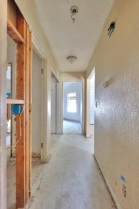 Entry Way - 2420 Walnut Grove Way, Modesto, CA 95355 photo 3 of 7