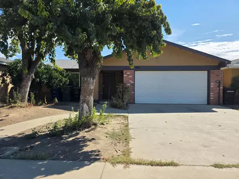 Exterior - 904 Pine Tree Ln, Modesto, CA 95351 photo 2 of 6