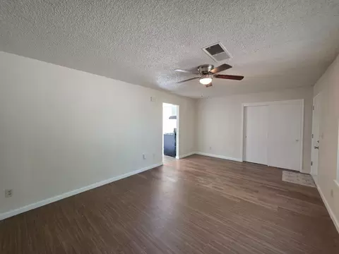Living - 904 Pine Tree Ln, Modesto, CA 95351 photo 2 of 2