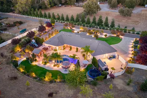 7527 Country Oaks Ln, Orangevale, CA 95662