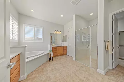 Bath - 1228 Maple Leaf Ct, Manteca, CA 95336 photo 1 of 5