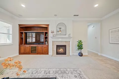 Living - 1228 Maple Leaf Ct, Manteca, CA 95336 photo 3 of 4