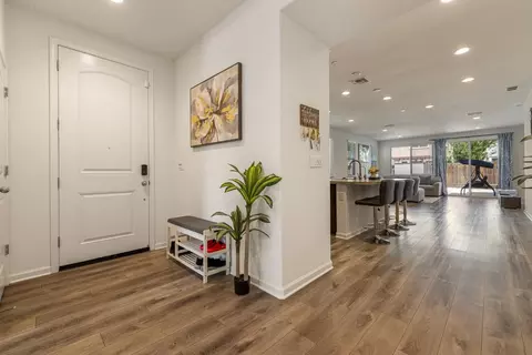Entry Way - 2389 Middlebury Dr, Lathrop, CA 95330 photo 5 of 14