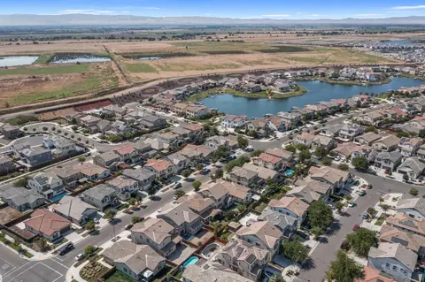 View/Area - 2389 Middlebury Dr, Lathrop, CA 95330 photo 7 of 15
