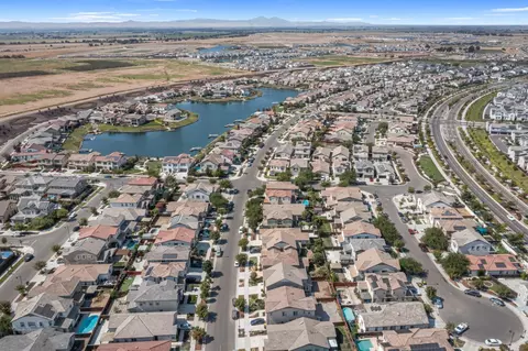 View/Area - 2389 Middlebury Dr, Lathrop, CA 95330 photo 8 of 15