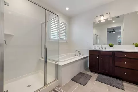 Bath - 2389 Middlebury Dr, Lathrop, CA 95330 photo 1 of 3