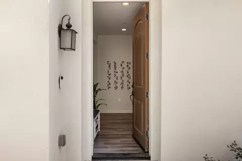 Entry Way - 2389 Middlebury Dr, Lathrop, CA 95330 photo 1 of 14
