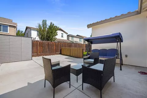Exterior - 2389 Middlebury Dr, Lathrop, CA 95330 photo 5 of 9