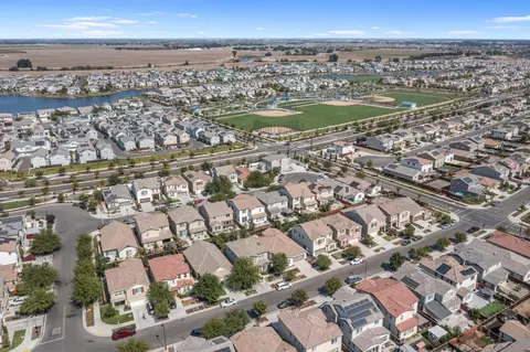 View/Area - 2389 Middlebury Dr, Lathrop, CA 95330 photo 13 of 15