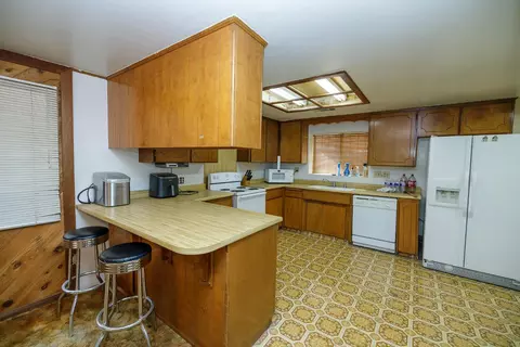 Kitchen - 1006 Lassen Ave, Modesto, CA 95358 photo 3 of 5