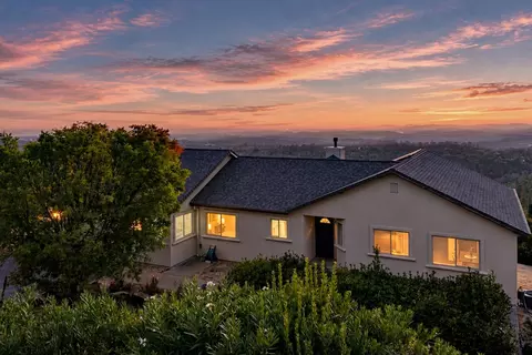 10502 Canyon Crk, Penn Valley, CA 95946