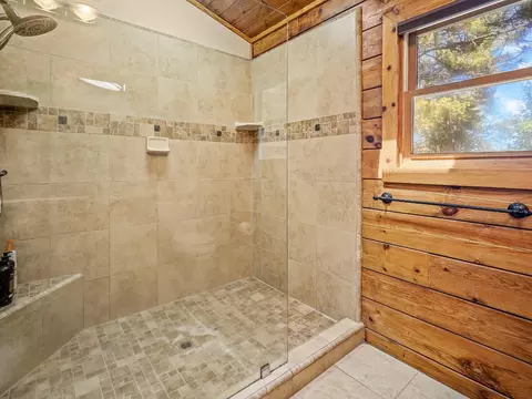 Bath - 2800 La Paz Rd, Placerville, CA 95667 photo 3 of 3