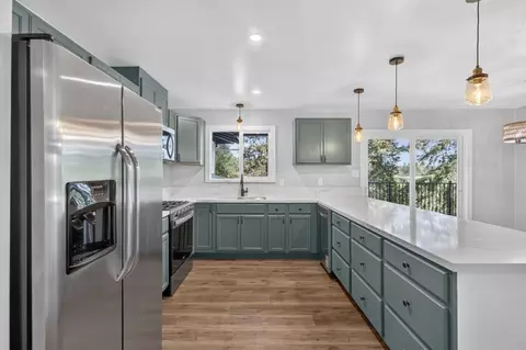Kitchen - 17891 Lake Arthur Rd, Applegate, CA 95703 photo 6 of 8