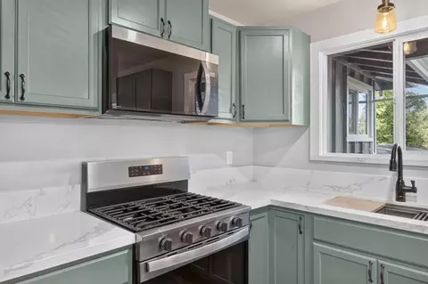 Kitchen - 17891 Lake Arthur Rd, Applegate, CA 95703 photo 4 of 8