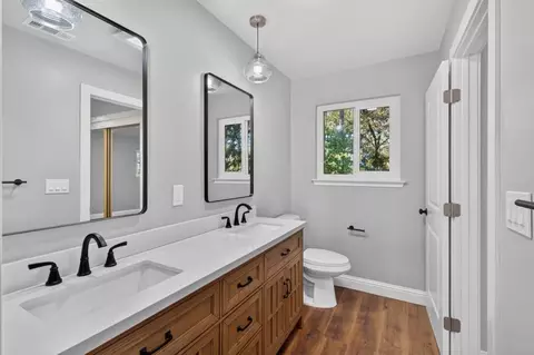 Bath - 17891 Lake Arthur Rd, Applegate, CA 95703 photo 5 of 9