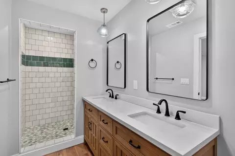 Bath - 17891 Lake Arthur Rd, Applegate, CA 95703 photo 8 of 9