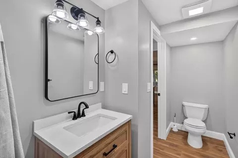 Bath - 17891 Lake Arthur Rd, Applegate, CA 95703 photo 1 of 9