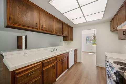 Kitchen - 1005 Friars Ct, Carmichael, CA 95608 photo 2 of 4