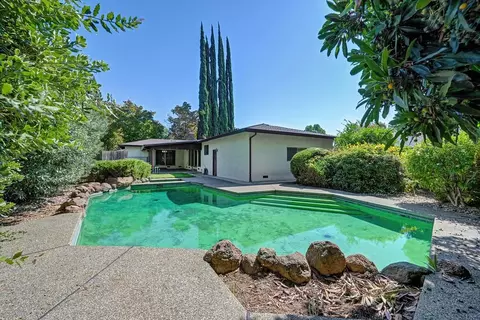 Exterior - 1005 Friars Ct, Carmichael, CA 95608 photo 6 of 11