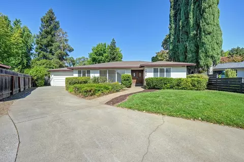 Exterior - 1005 Friars Ct, Carmichael, CA 95608 photo 2 of 11