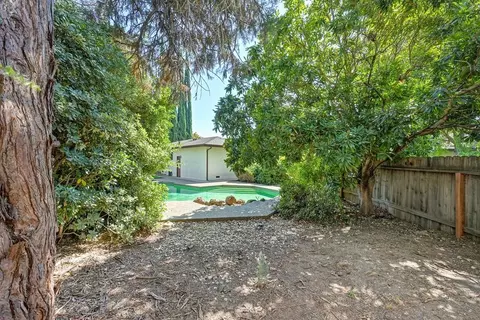 Exterior - 1005 Friars Ct, Carmichael, CA 95608 photo 7 of 11