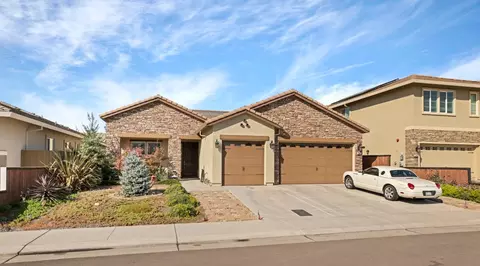 Exterior - 2841 Primrose Dr, Lodi, CA 95242 photo 2 of 6