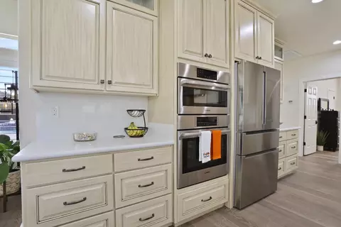 Kitchen - 478 E Milgeo Ave, Ripon, CA 95366 photo 8 of 9