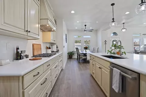 Kitchen - 478 E Milgeo Ave, Ripon, CA 95366 photo 7 of 9