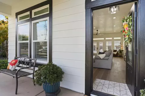 Entry Way - 478 E Milgeo Ave, Ripon, CA 95366 photo 1 of 2