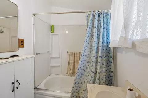 Bath - 1175 Mccourtney Rd, Grass Valley, CA 95949 photo 1 of 1