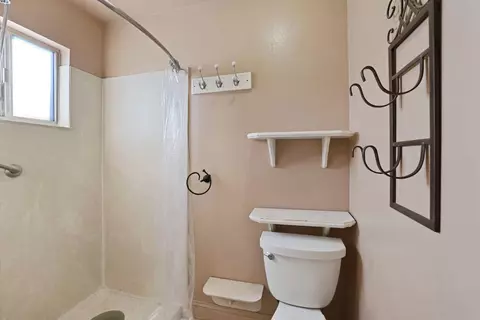 Bath - 1700 Royal Crest Dr, Lodi, CA 95242 photo 4 of 4