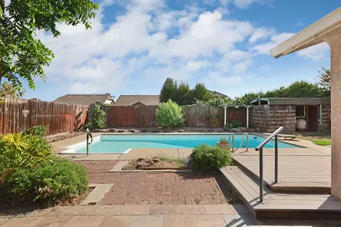 Exterior - 1700 Royal Crest Dr, Lodi, CA 95242 photo 8 of 15