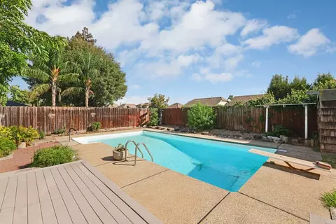 Exterior - 1700 Royal Crest Dr, Lodi, CA 95242 photo 14 of 15