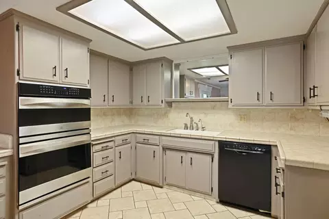 Kitchen - 1700 Royal Crest Dr, Lodi, CA 95242 photo 3 of 7