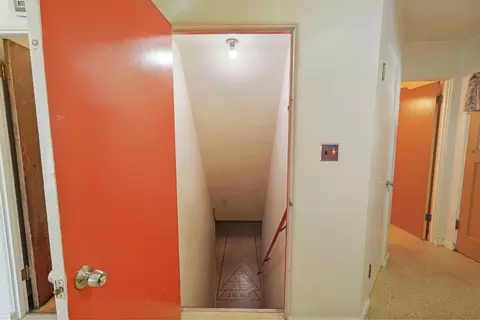 Entry Way - 16 N Crescent Ave, Lodi, CA 95240 photo 5 of 5